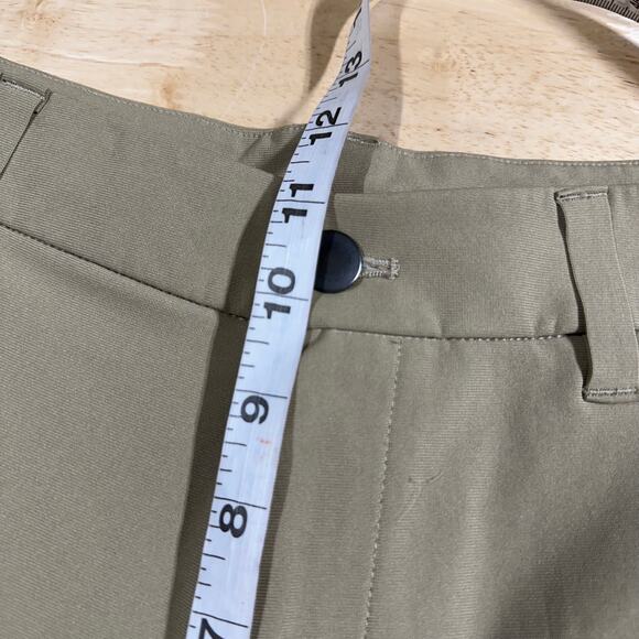 Lululemon Commission Short Relaxed 10" Khaki Warpstreme Men's Size 32 EUC - Picture 5 of 6